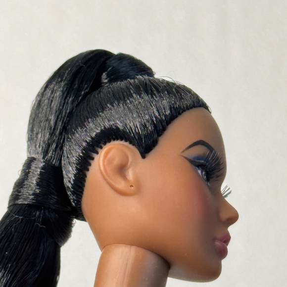 Integrity Toys Poppy Parker Bird of Prey 2024 Stilettos Out Convention Nude Doll - Picture 6 of 10